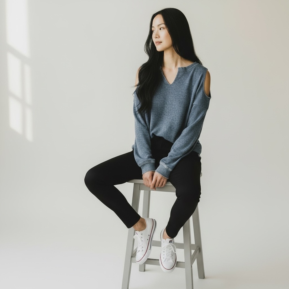Ocean Drive Cold Shoulder Distressed Raw Hem Sweatshirt Large
